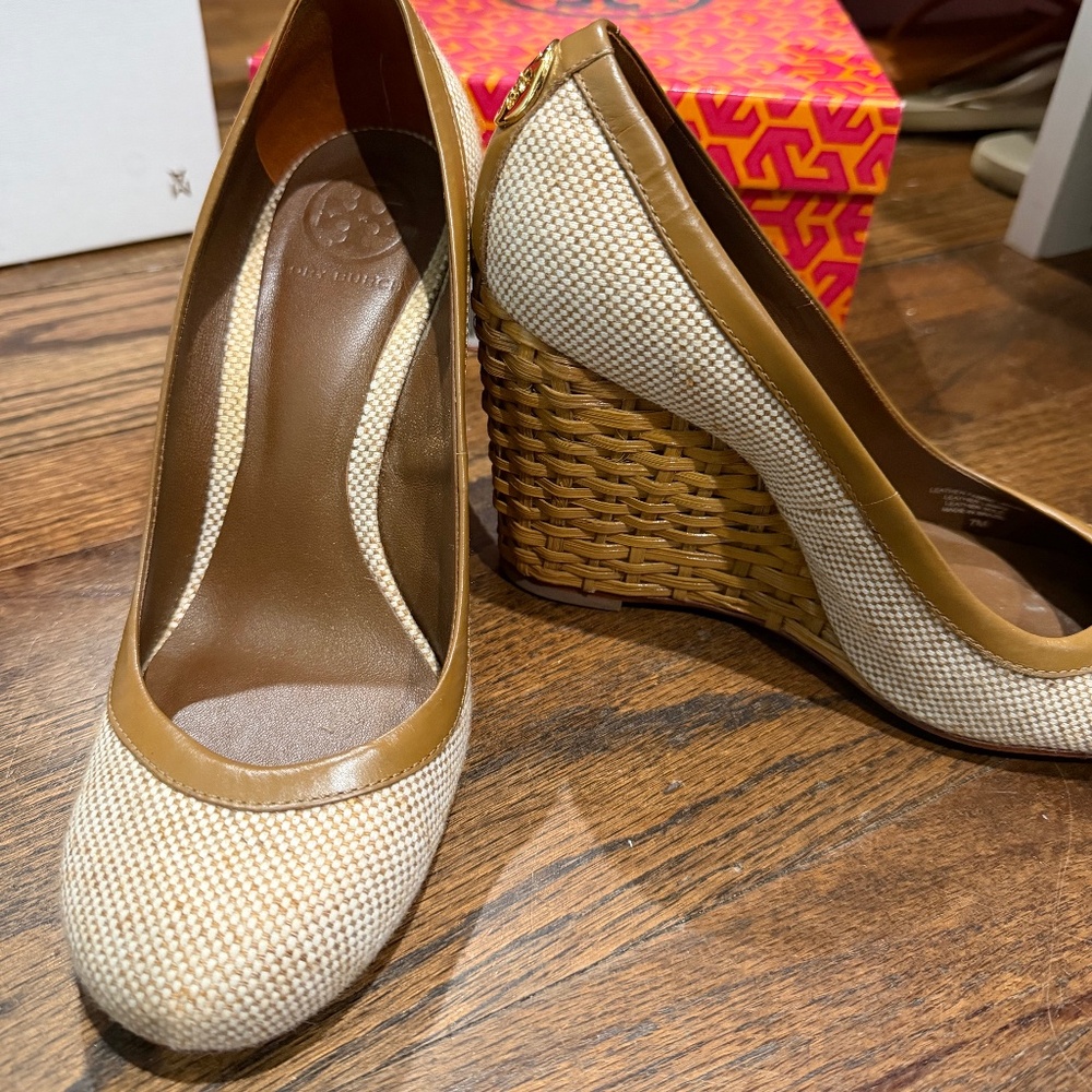 Tory Burch Woven Wedge Pumps Natural Luggage Brown Size 7